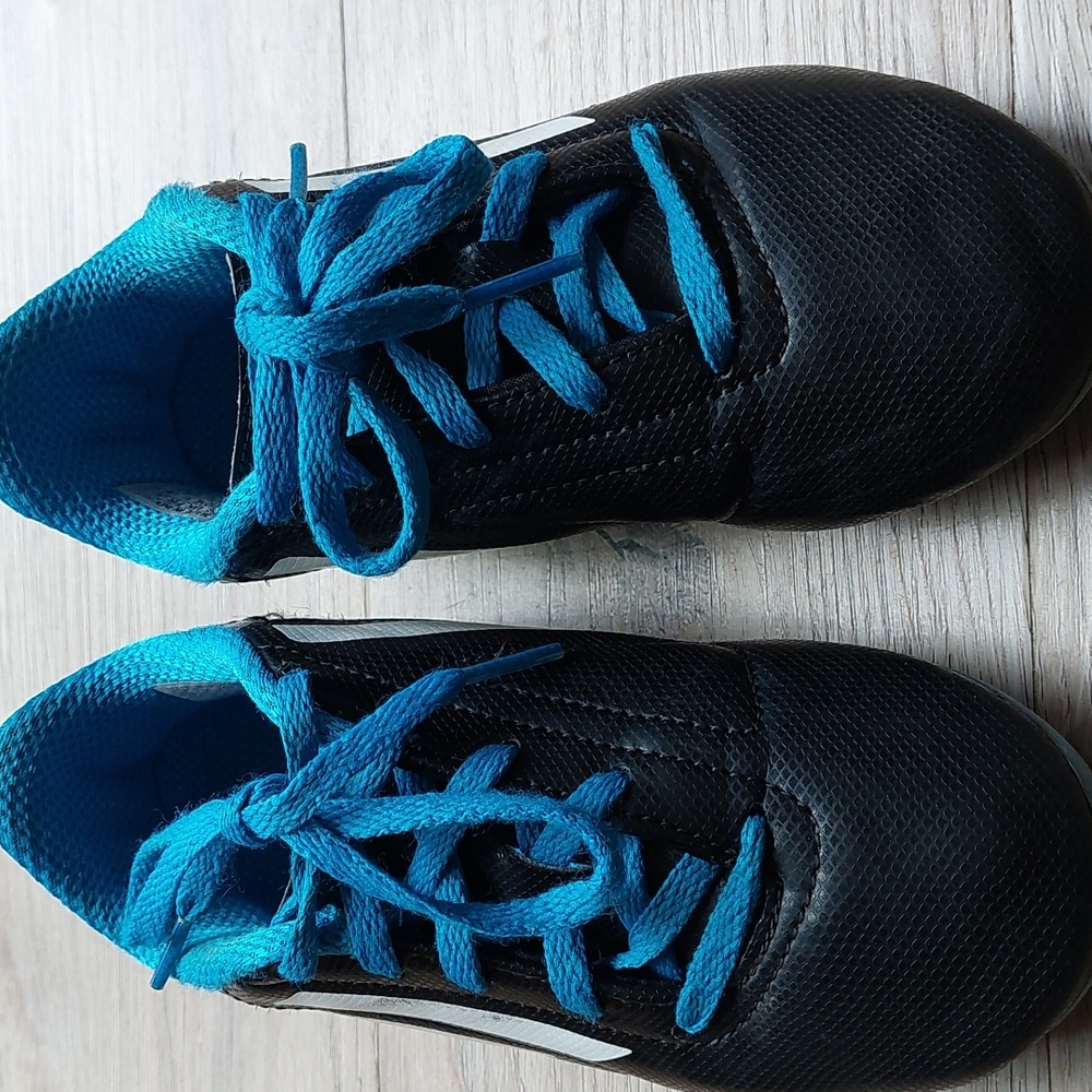 Soccer cleats little boy size 13